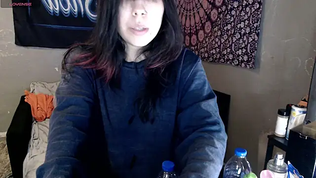 London Ray online show from November 2025 12:44:01 AM