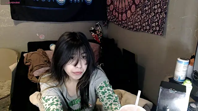 London Ray online show from November 2025 04:07:01 AM