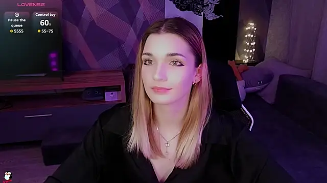 Sandy Belle online show from November 2025 07:25:01 PM