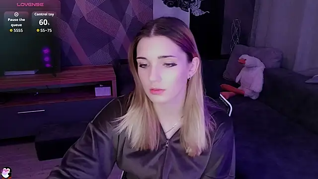 Sandy Belle online show from November 2025 07:29:02 PM