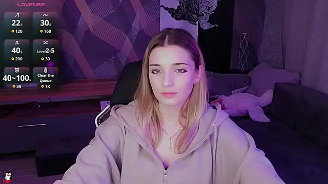 Sandy Belle online show from November 2025 07:28:01 PM