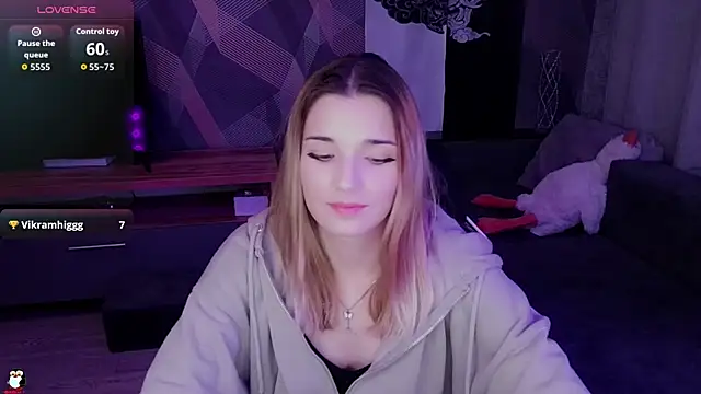 Sandy Belle online show from November 2025 07:51:01 PM