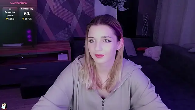 Sandy Belle online show from November 2025 09:30:01 PM