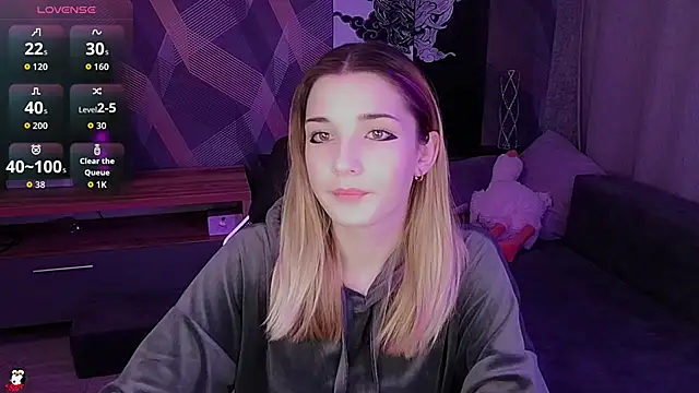 Sandy Belle online show from November 2025 07:47:02 PM