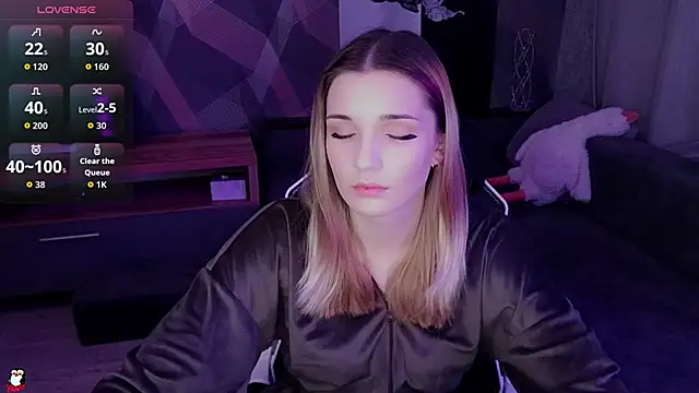 Sandy Belle online show from November 2025 08:34:02 PM