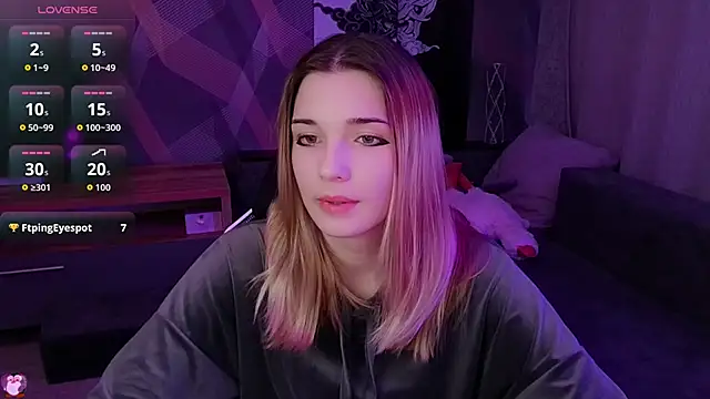 Sandy Belle online show from November 2025 08:42:01 PM