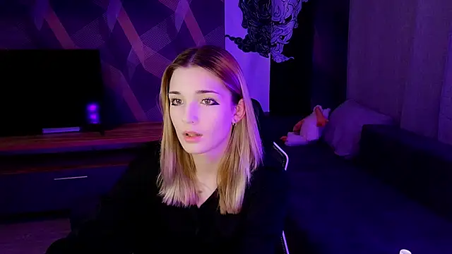 Sandy Belle online show from September 2025 07:04:01 PM
