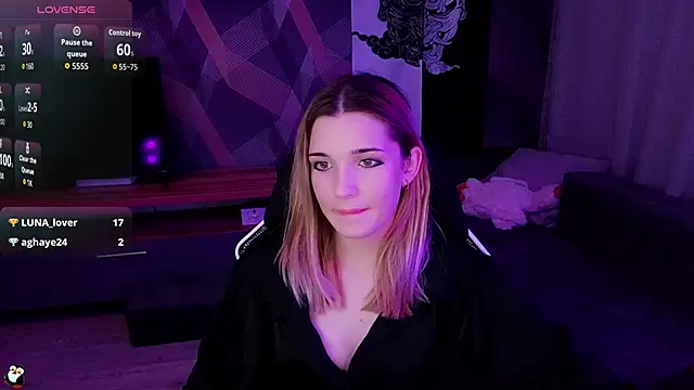 Sandy Belle online show from October 2025 06:11:01 PM