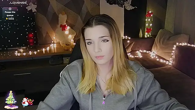 Sandy Belle online show from December 2025 07:31:01 PM