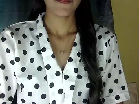 zara Khan0 online show from October 2025 02:13:01 AM