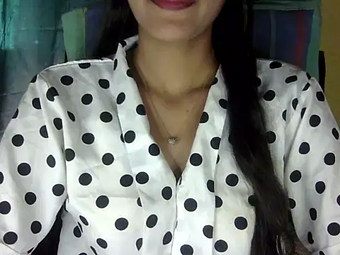 zara Khan0 online show from October 2025 03:50:01 AM