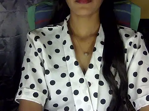 zara Khan0 online show from October 2025 03:55:01 PM