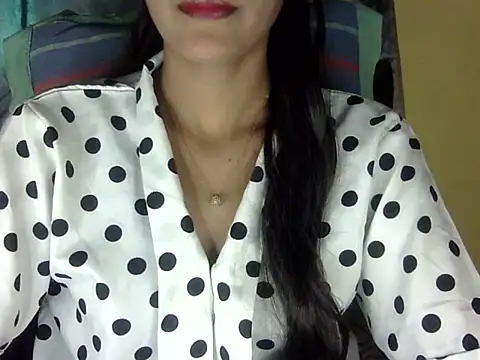 zara Khan0 online show from October 2025 03:32:01 AM