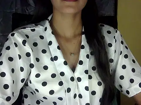 zara Khan0 online show from November 2025 02:43:02 PM