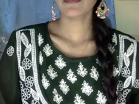 zara Khan0 online show from September 2025 04:40:02 AM