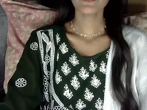 zara Khan0 online show from October 2025 03:30:01 PM