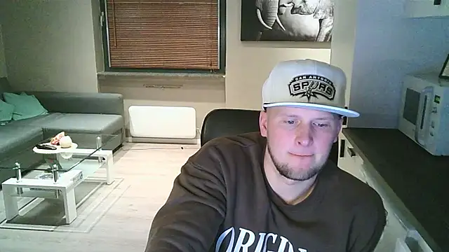 Dartanjanas13 online show from November 2025 10:24:01 PM