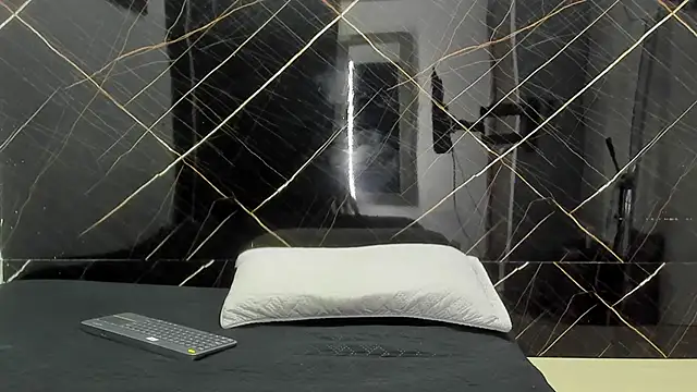 Snapshot of _Axel_09 chatting on April 2026 06:19:01 AM Axel 09 online show from April 2026 06:19:01 AM