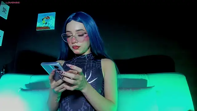 madiixwatson online show from January 2026 05:17:02 PM