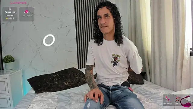 Snapshot of JackAndRosse_ chatting on January 2026 01:37:02 PM JackAndRosse online show from January 2026 01:37:02 PM