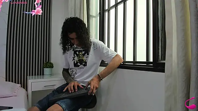 Snapshot of JackAndRosse_ chatting on February 2026 12:21:01 PM JackAndRosse online show from February 2026 12:21:01 PM