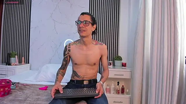 JackAndRosse  online show from November 2025 01:33:02 PM