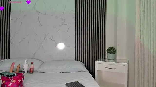 Snapshot of JackAndRosse_ chatting on March 2026 01:14:02 PM JackAndRosse online show from March 2026 01:14:02 PM