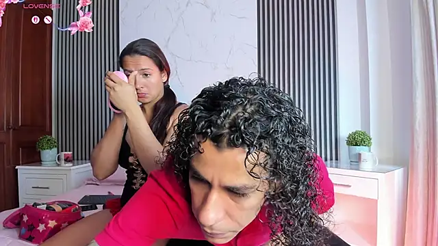 Snapshot of JackAndRosse_ chatting on April 2026 02:46:02 PM JackAndRosse online show from April 2026 02:46:02 PM