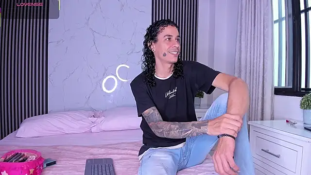 Snapshot of JackAndRosse_ chatting on February 2026 01:29:02 PM JackAndRosse online show from February 2026 01:29:02 PM