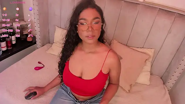 Seshat Hitt online show from December 2025 04:47:01 AM