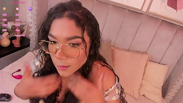 Seshat Hitt online show from November 2025 03:50:02 AM