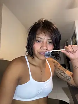 Snapshot of Nia_Desire chatting on April 2026 07:15:01 AM Nia Desire online show from April 2026 07:15:01 AM