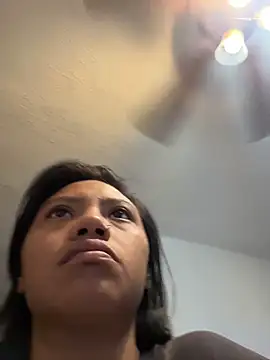 Snapshot of Nia_Desire chatting on May 2026 08:43:02 AM Nia Desire online show from May 2026 08:43:02 AM