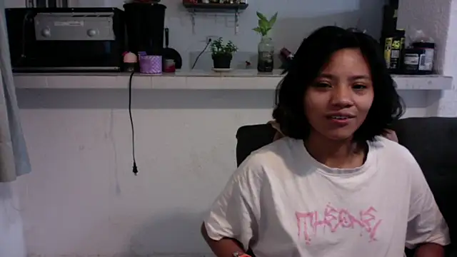 Snapshot of Nia_Desire chatting on May 2026 05:05:01 AM Nia Desire online show from May 2026 05:05:01 AM