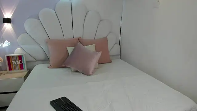 shamara thomson online show from February 2026 10:33:02 PM