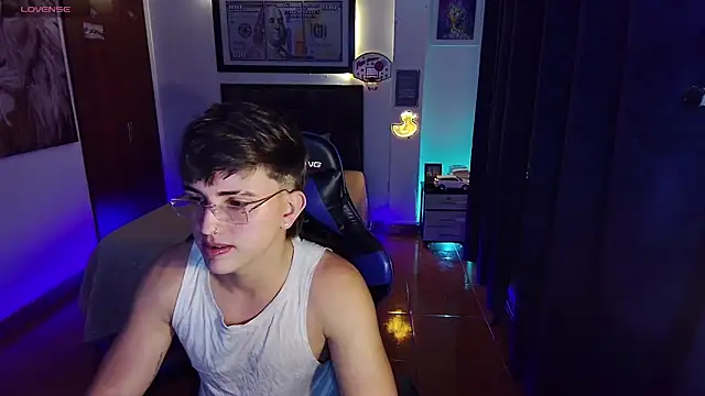 Justin trevor1 online show from October 2025 12:14:02 AM