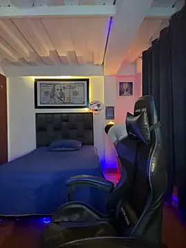 Justin trevor1 online show from October 2025 11:15:02 PM