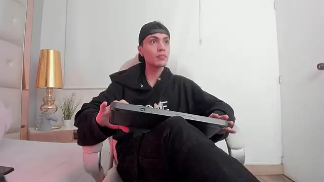 dark sun302 online show from November 2025 10:19:01 PM