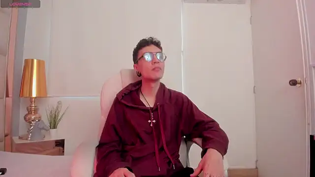 dark sun302 online show from November 2025 08:46:01 PM