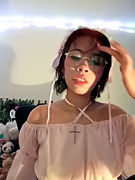 Snapshot of dolliette24 chatting on November 2025 09:19:01 PM dolliette24 online show from November 2025 09:19:01 PM