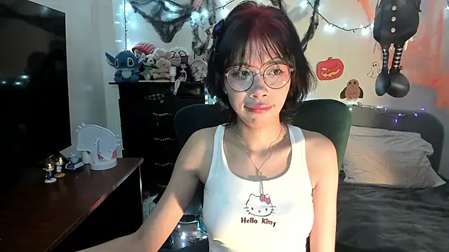 Snapshot of dolliette24 chatting on October 2025 03:28:02 AM dolliette24 online show from October 2025 03:28:02 AM