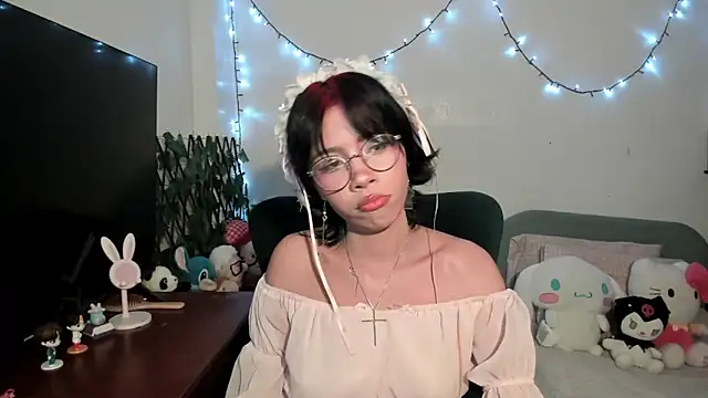 Snapshot of dolliette24 chatting on November 2025 02:37:02 AM dolliette24 online show from November 2025 02:37:02 AM