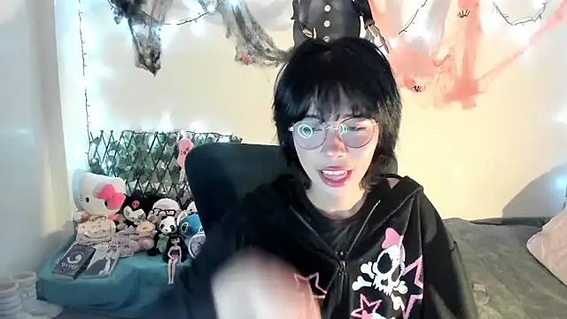 Snapshot of dolliette24 chatting on October 2025 02:12:02 AM dolliette24 online show from October 2025 02:12:02 AM