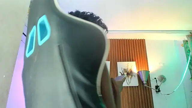 Snapshot of Evaa_18 chatting on December 2025 05:41:02 PM Evaa 18 online show from December 2025 05:41:02 PM