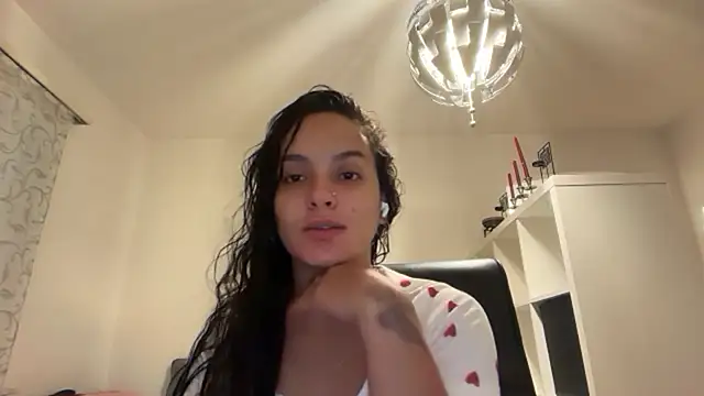 Snapshot of Maia_Park chatting on June 2026 10:14:01 PM Maia Park online show from June 2026 10:14:01 PM