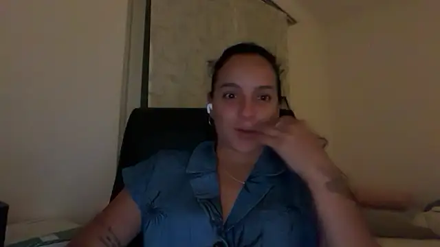 Snapshot of Maia_Park chatting on May 2026 11:33:02 PM Maia Park online show from May 2026 11:33:02 PM