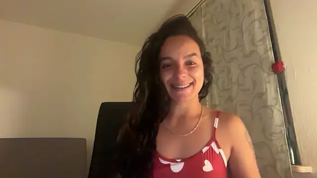 Snapshot of Maia_Park chatting on May 2026 08:34:01 PM Maia Park online show from May 2026 08:34:01 PM