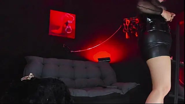 isabellestone online show from April 2026 11:33:01 PM