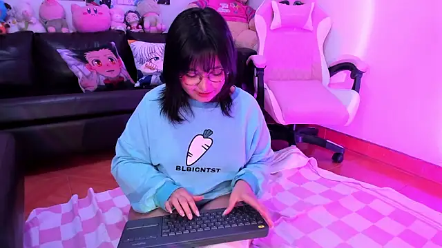 Snapshot of Lolii_Zoe chatting on November 2025 08:31:02 PM Lolii Zoe online show from November 2025 08:31:02 PM