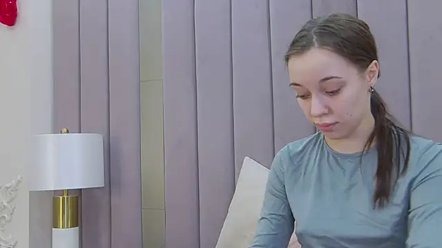 ZoeyNeal online show from March 2026 01:40:01 PM